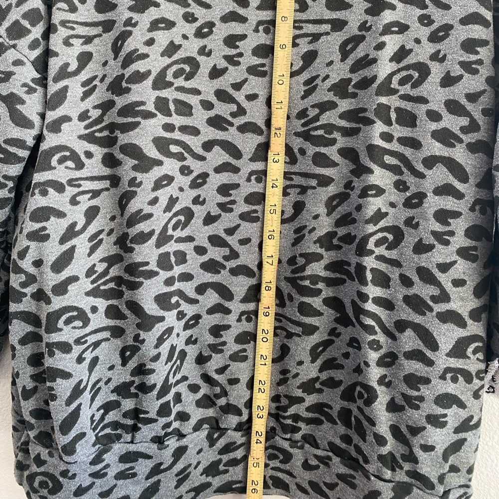 Liberty Love Grey and Black Leopard Print Top 1XL - Picture 5 of 6